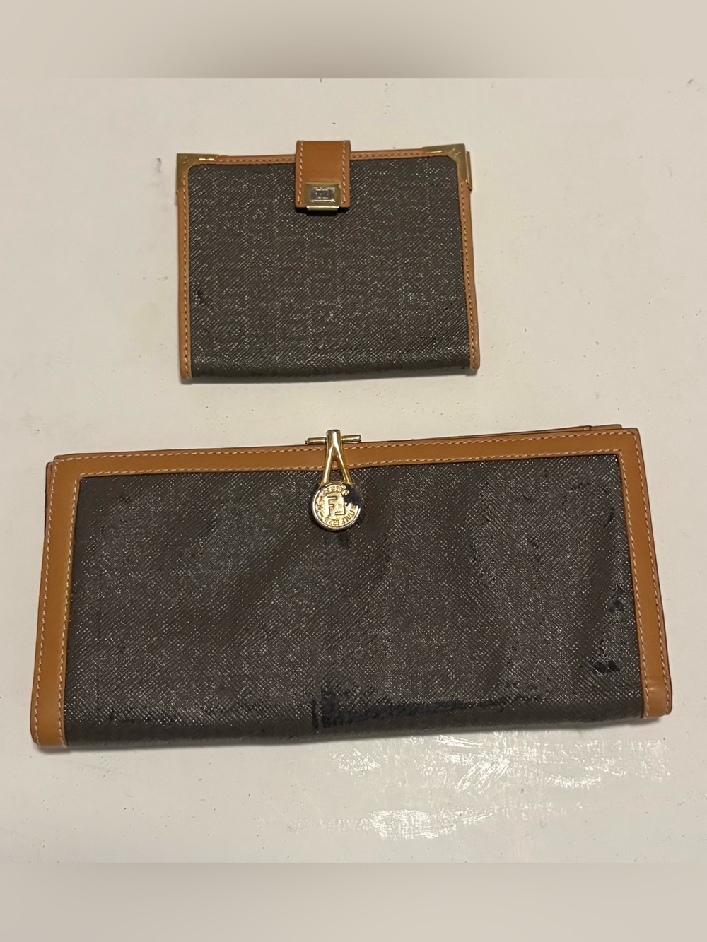 Vintage Fendi bifold long wallet and card/photo holder - Picture 1 of 5